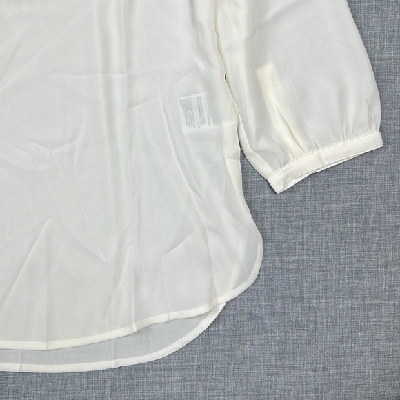 JM Collection Ivory Pleat-Back Semi Sheer Blouse Size Medium - Picture 4 of 6